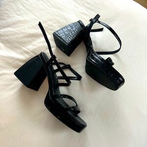 URBAN OUTFITTERS Platform Sandals